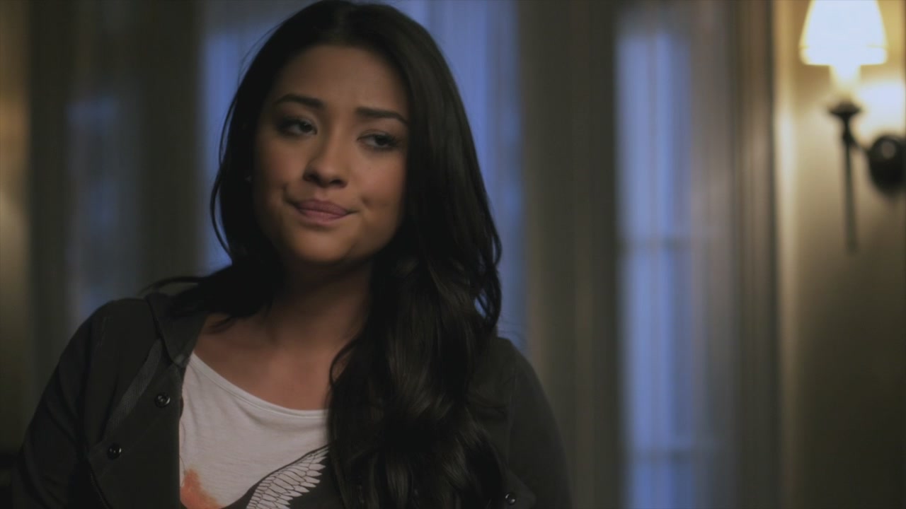 1.12 Salt Meets Wound - PLL112-1085 - Pretty Little Liars Screencaps