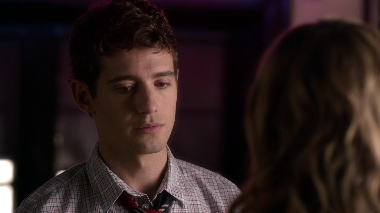 4.10 The Mirror Has Three Faces - 0389 - Pretty Little Liars Screencaps